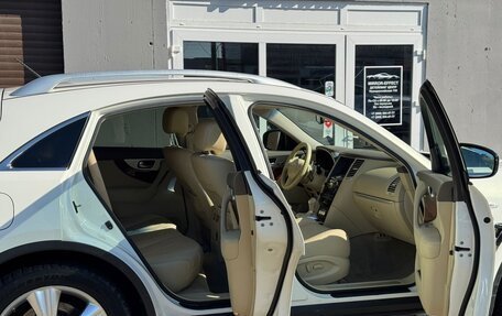Infiniti FX II, 2011 год, 2 300 000 рублей, 10 фотография