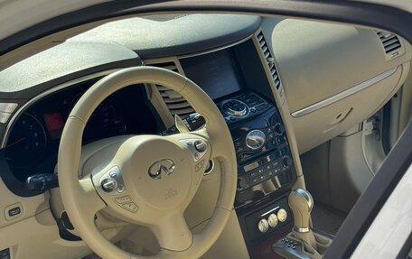 Infiniti FX II, 2011 год, 2 300 000 рублей, 18 фотография
