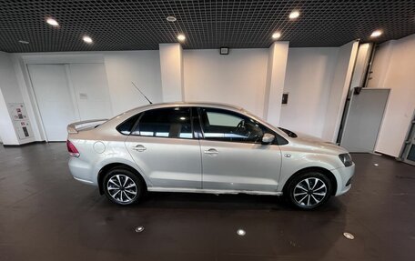 Volkswagen Polo VI (EU Market), 2011 год, 575 000 рублей, 2 фотография