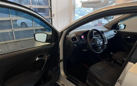 Volkswagen Polo VI (EU Market), 2011 год, 575 000 рублей, 21 фотография