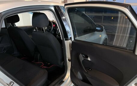 Volkswagen Polo VI (EU Market), 2011 год, 575 000 рублей, 26 фотография