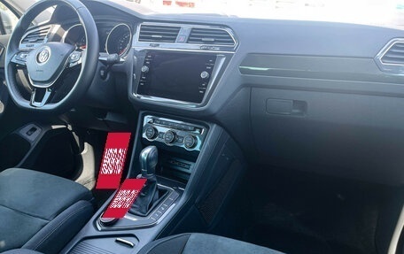 Volkswagen Tiguan II, 2019 год, 3 097 000 рублей, 10 фотография