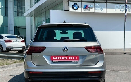 Volkswagen Tiguan II, 2019 год, 3 097 000 рублей, 7 фотография