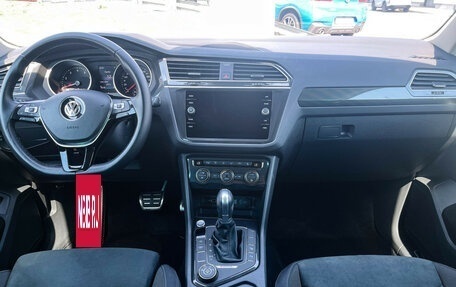 Volkswagen Tiguan II, 2019 год, 3 097 000 рублей, 13 фотография