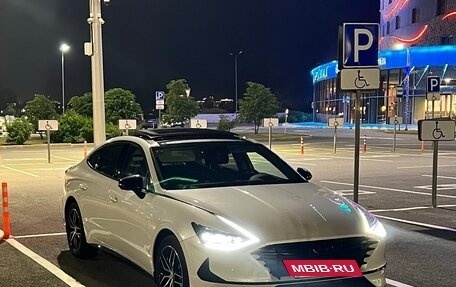 Hyundai Sonata VIII, 2021 год, 3 350 000 рублей, 2 фотография