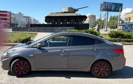 Hyundai Solaris II рестайлинг, 2012 год, 700 000 рублей, 2 фотография