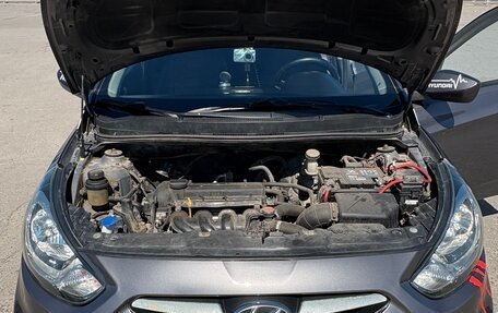 Hyundai Solaris II рестайлинг, 2012 год, 700 000 рублей, 8 фотография