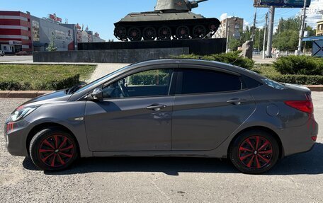 Hyundai Solaris II рестайлинг, 2012 год, 700 000 рублей, 3 фотография