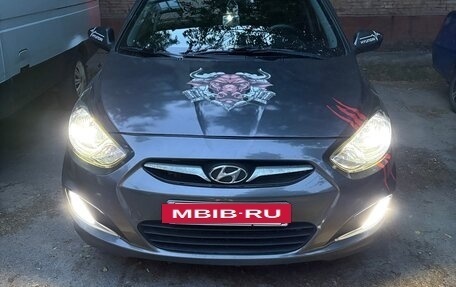 Hyundai Solaris II рестайлинг, 2012 год, 700 000 рублей, 9 фотография