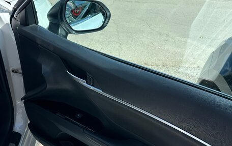 Toyota Camry, 2019 год, 3 300 000 рублей, 10 фотография
