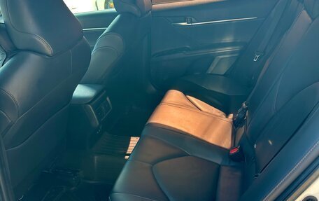 Toyota Camry, 2019 год, 3 300 000 рублей, 7 фотография