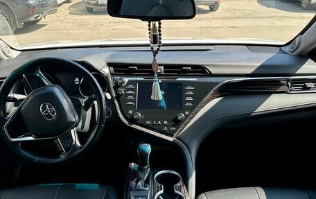 Toyota Camry, 2019 год, 3 300 000 рублей, 13 фотография