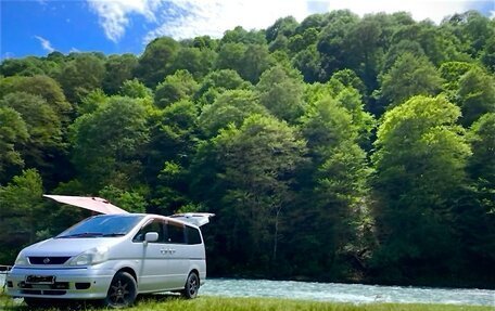 Nissan Serena II, 2000 год, 699 000 рублей, 1 фотография