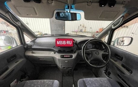 Nissan Serena II, 2000 год, 699 000 рублей, 16 фотография