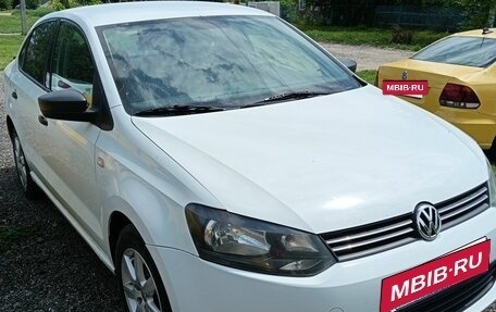 Volkswagen Polo VI (EU Market), 2014 год, 750 000 рублей, 2 фотография