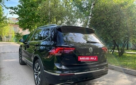 Volkswagen Tiguan II, 2019 год, 3 050 000 рублей, 6 фотография