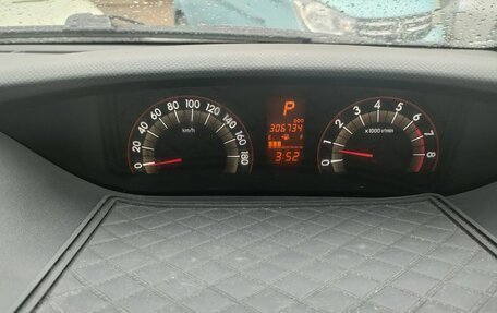 Toyota Ractis I, 2006 год, 700 000 рублей, 12 фотография