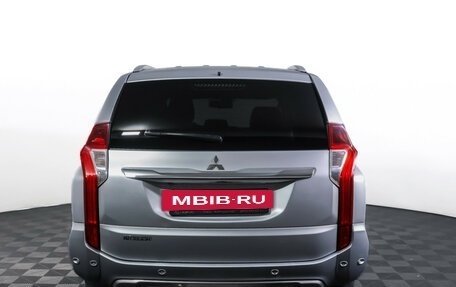 Mitsubishi Pajero Sport III рестайлинг, 2018 год, 2 390 000 рублей, 7 фотография