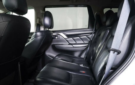 Mitsubishi Pajero Sport III рестайлинг, 2018 год, 2 390 000 рублей, 12 фотография