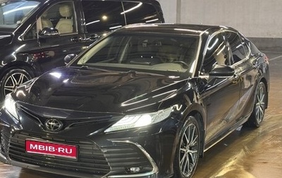 Toyota Camry, 2022 год, 3 000 000 рублей, 1 фотография