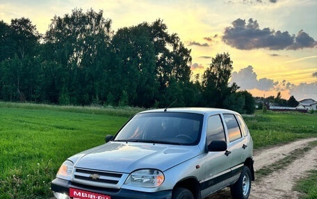 Chevrolet Niva I рестайлинг, 2004 год, 185 000 рублей, 3 фотография