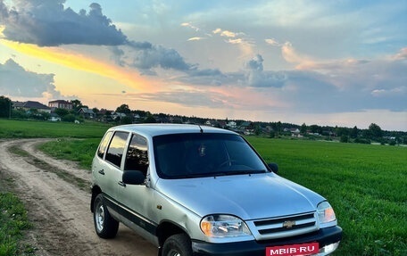 Chevrolet Niva I рестайлинг, 2004 год, 185 000 рублей, 2 фотография