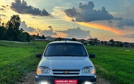 Chevrolet Niva I рестайлинг, 2004 год, 185 000 рублей, 4 фотография
