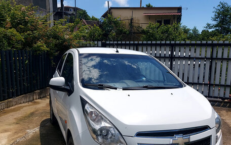 Chevrolet Spark III, 2011 год, 600 000 рублей, 2 фотография