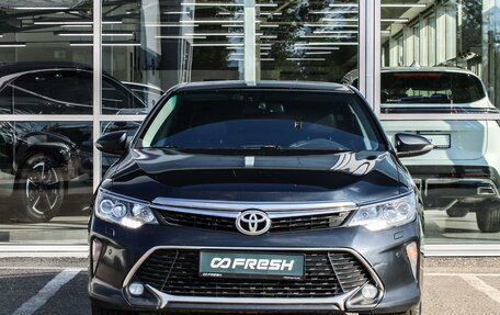 Toyota Camry, 2017 год, 2 390 000 рублей, 3 фотография