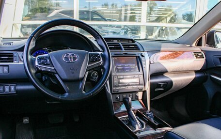 Toyota Camry, 2017 год, 2 390 000 рублей, 12 фотография