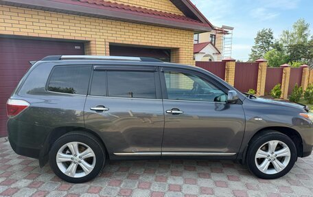Toyota Highlander III, 2011 год, 2 150 000 рублей, 5 фотография