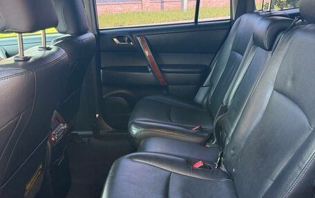 Toyota Highlander III, 2011 год, 2 150 000 рублей, 7 фотография