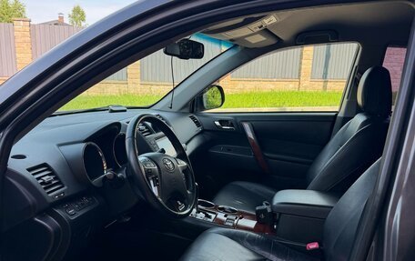 Toyota Highlander III, 2011 год, 2 150 000 рублей, 6 фотография