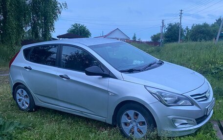 Hyundai Solaris II рестайлинг, 2015 год, 930 000 рублей, 3 фотография