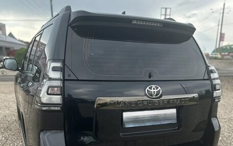 Toyota Land Cruiser Prado 150 рестайлинг 2, 2021 год, 7 000 000 рублей, 5 фотография