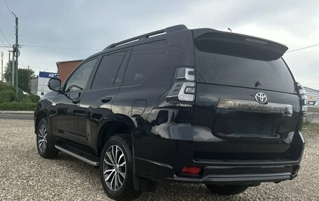 Toyota Land Cruiser Prado 150 рестайлинг 2, 2021 год, 7 000 000 рублей, 6 фотография