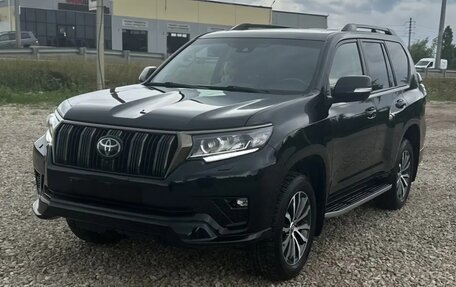 Toyota Land Cruiser Prado 150 рестайлинг 2, 2021 год, 7 000 000 рублей, 2 фотография