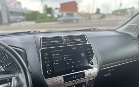 Toyota Land Cruiser Prado 150 рестайлинг 2, 2021 год, 7 000 000 рублей, 9 фотография