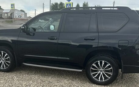 Toyota Land Cruiser Prado 150 рестайлинг 2, 2021 год, 7 000 000 рублей, 10 фотография