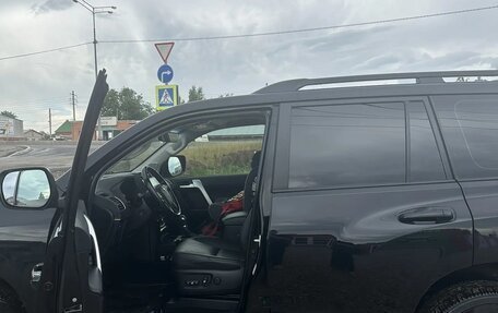 Toyota Land Cruiser Prado 150 рестайлинг 2, 2021 год, 7 000 000 рублей, 23 фотография