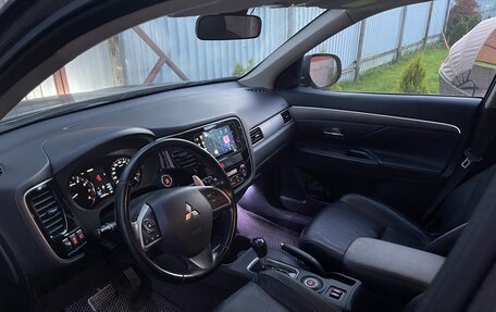 Mitsubishi Outlander III рестайлинг 3, 2014 год, 1 300 000 рублей, 6 фотография