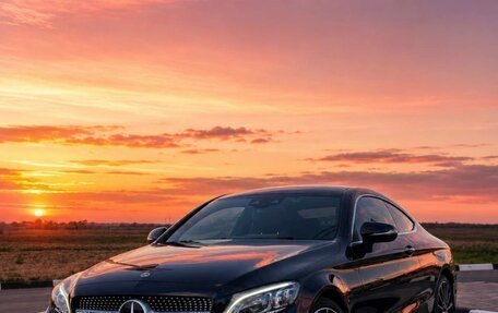 Mercedes-Benz C-Класс, 2018 год, 3 100 000 рублей, 1 фотография