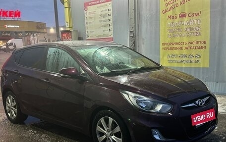 Hyundai Solaris II рестайлинг, 2011 год, 500 000 рублей, 2 фотография