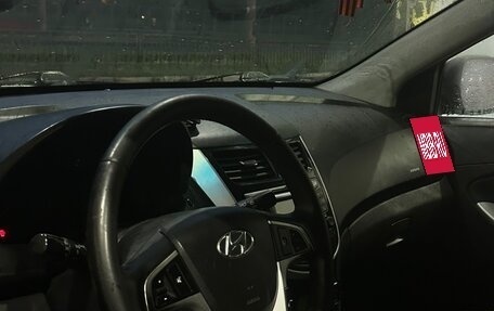 Hyundai Solaris II рестайлинг, 2011 год, 500 000 рублей, 9 фотография