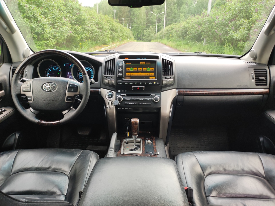 Toyota Land Cruiser 200, 2011 год, 3 800 000 рублей, 9 фотография