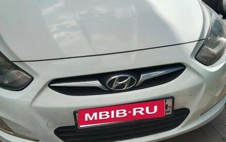 Hyundai Solaris II рестайлинг, 2011 год, 570 000 рублей, 1 фотография