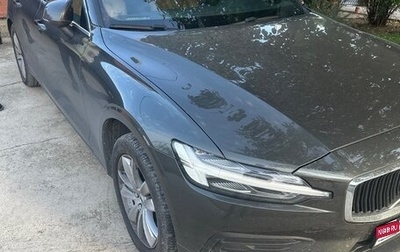 Volvo V60 II, 2018 год, 2 200 000 рублей, 1 фотография