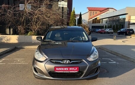 Hyundai Solaris II рестайлинг, 2013 год, 820 000 рублей, 1 фотография