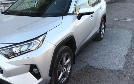 Toyota RAV4, 2019 год, 3 400 000 рублей, 1 фотография