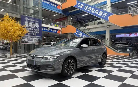 Volkswagen Golf VIII, 2021 год, 1 802 000 рублей, 1 фотография